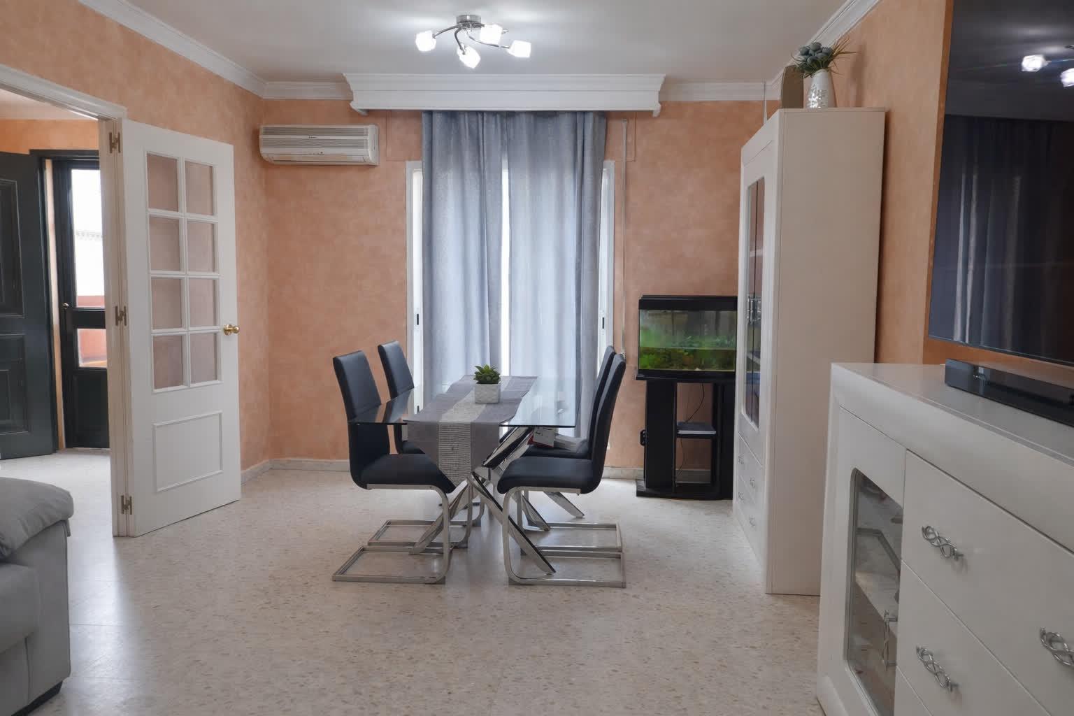 Imagen 1 Casa Adosada en venta en Sanlúcar De Barrameda / Muy cerca de la plaza de toros 