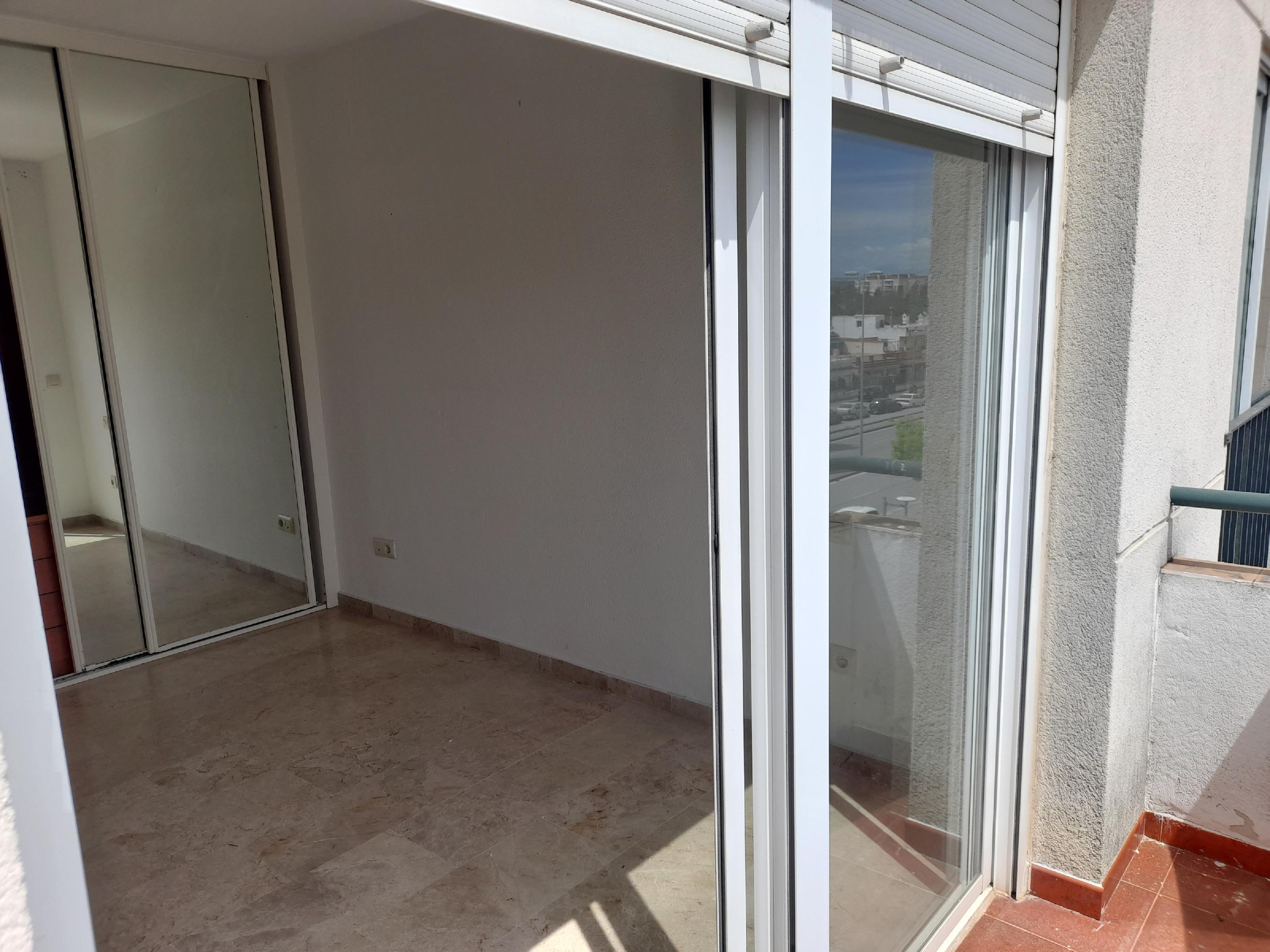 Imagen 12 Apartamento en venta en Jerez De La Frontera / A 500 metros del palacio de los deportes, Chapin