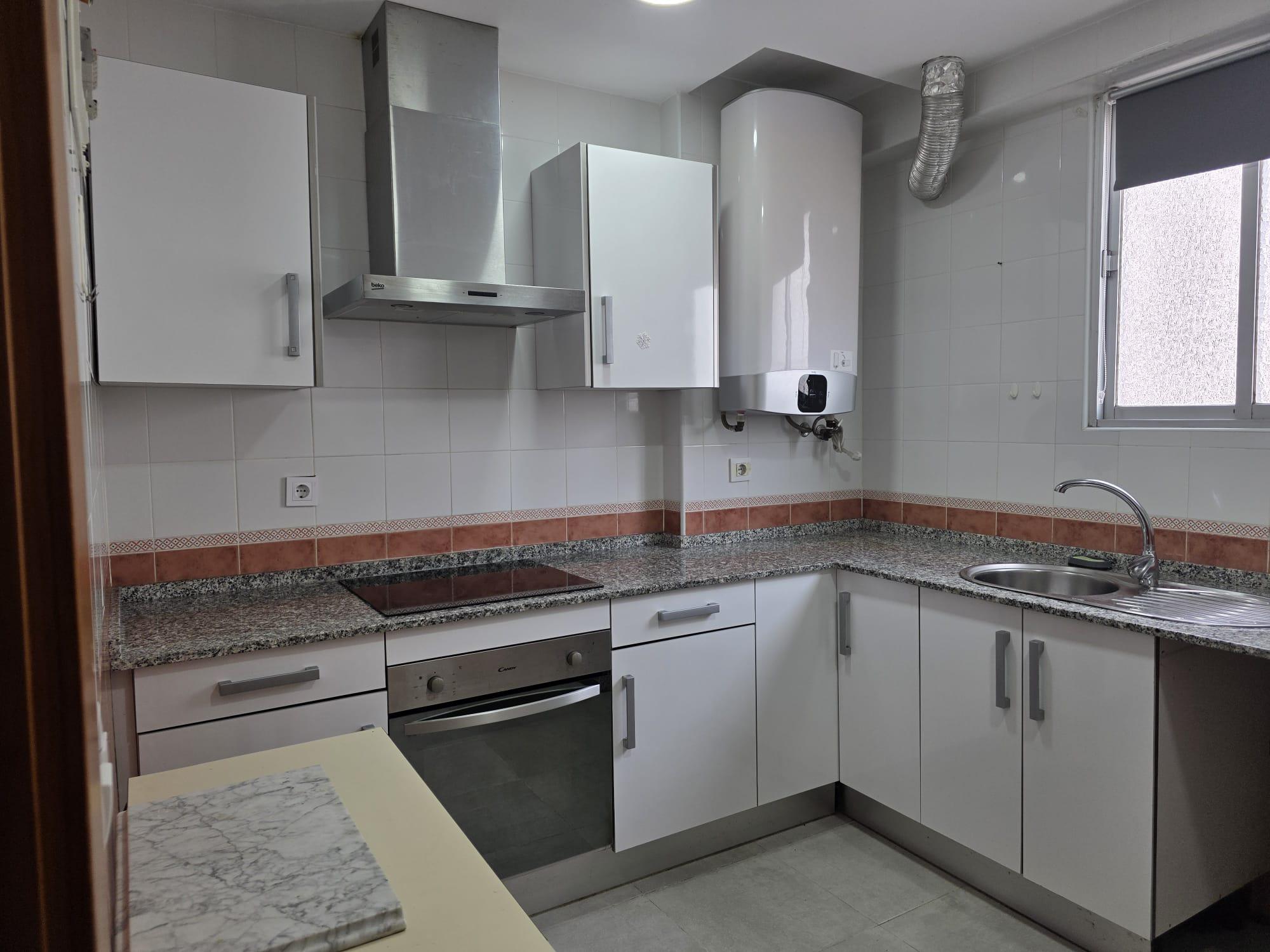 Imagen 7 Piso en venta en Chiclana De La Frontera / Barriada fuente amarga