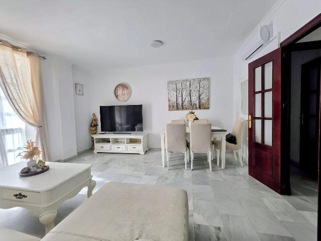 Imagen 15 Inmueble 300875 - Piso en venta en Chiclana De La Frontera / Situada en el centro de la ciudad  