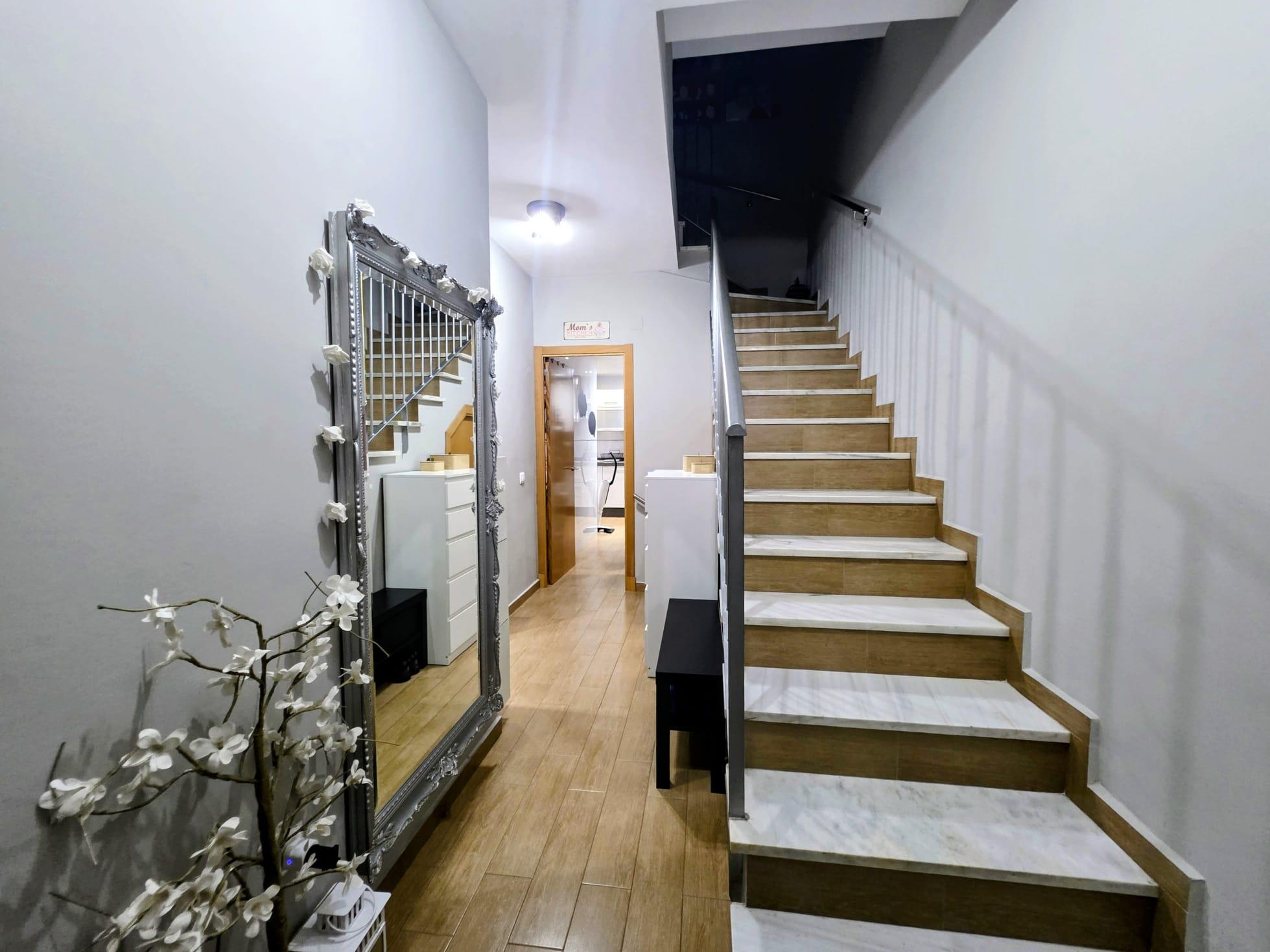 Imagen 6 Casa Adosada en venta en Puerto Real / Situada en puerto Real  zona de moda y bien comunicada.