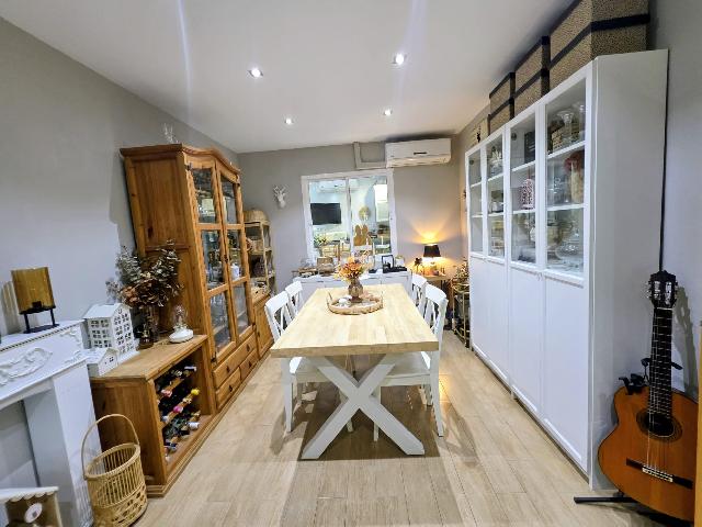 Imagen 7 Inmueble 301309 - Casa Adosada en venta en Puerto Real / Situada en puerto Real  zona de moda y bien comunicada.