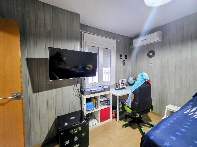 Imagen 13 Inmueble 301309 - Casa Adosada en venta en Puerto Real / Situada en puerto Real  zona de moda y bien comunicada.