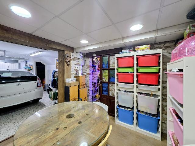 Imagen 4 Inmueble 301309 - Casa Adosada en venta en Puerto Real / Situada en puerto Real  zona de moda y bien comunicada.