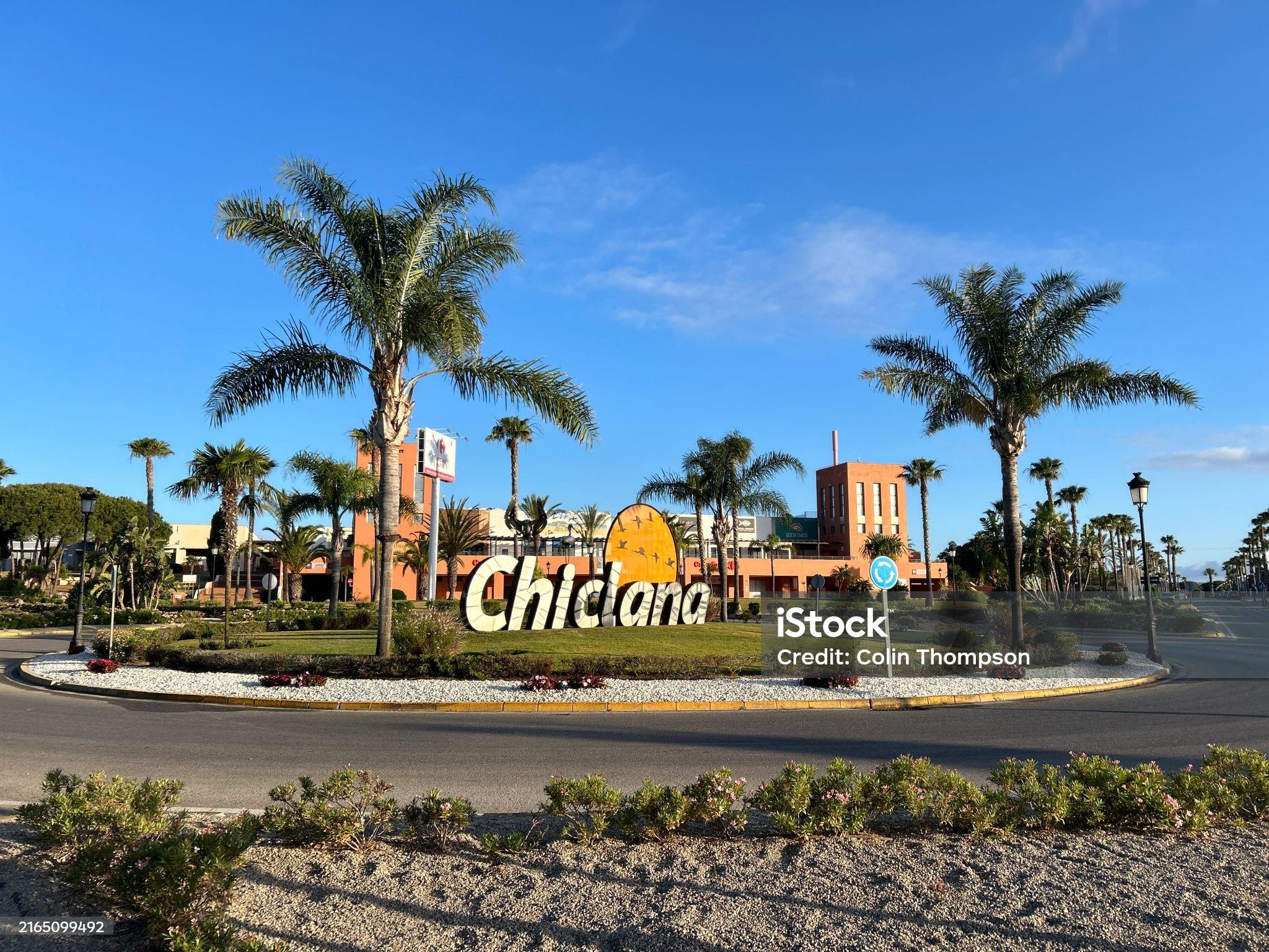 Imagen 1 Casa Adosada en venta en Chiclana De La Frontera / Situada en una zona en crecimiento bien...