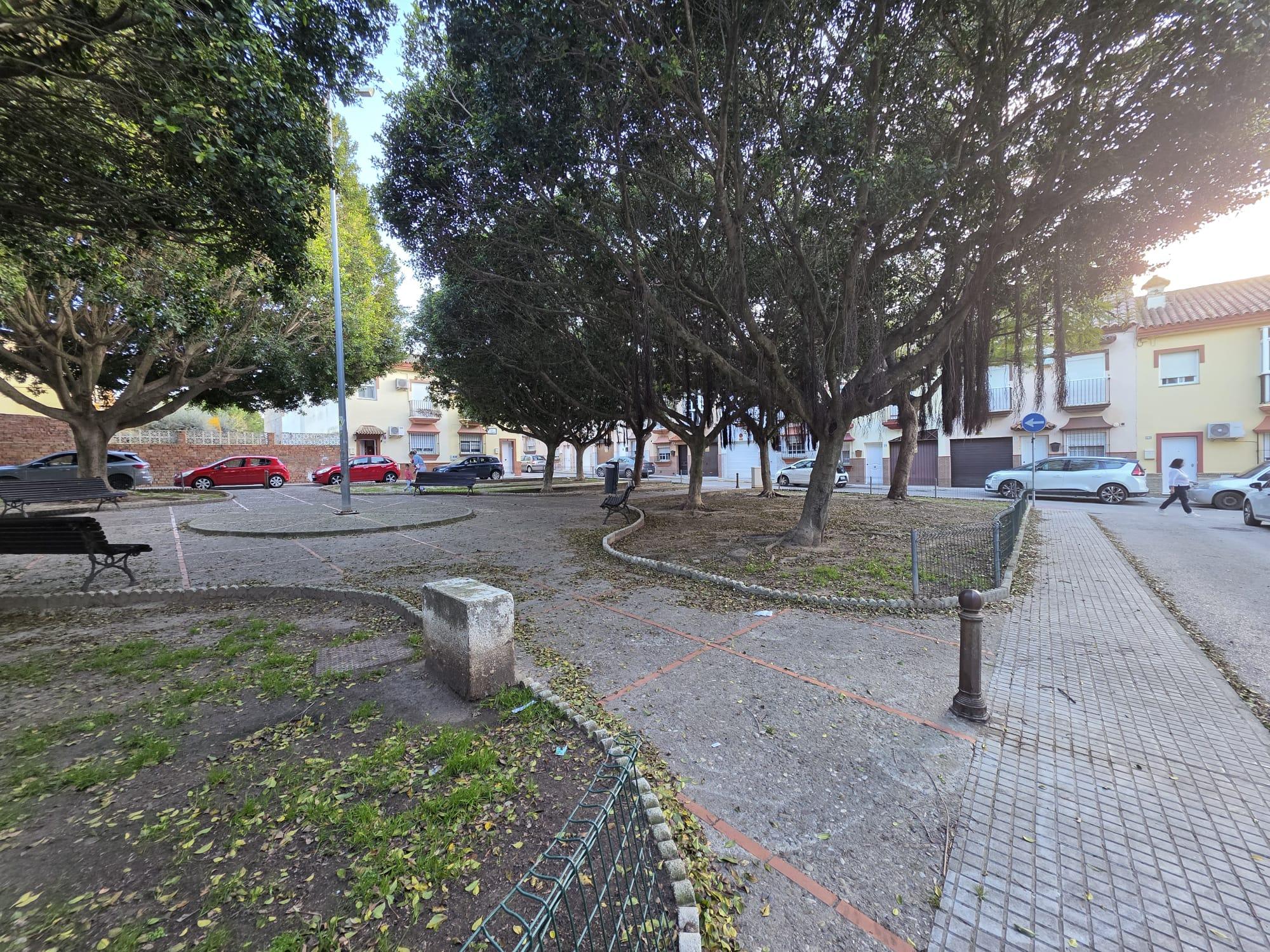 Imagen 3 Casa Adosada en venta en Chiclana De La Frontera / Situada en una zona en crecimiento bien...