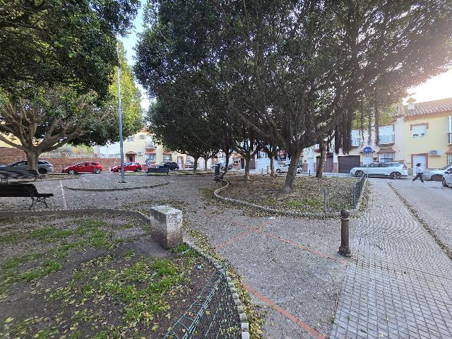 Imagen 3 Inmueble 301613 - Casa Adosada en venta en Chiclana De La Frontera / Situada en una zona en crecimiento bien...