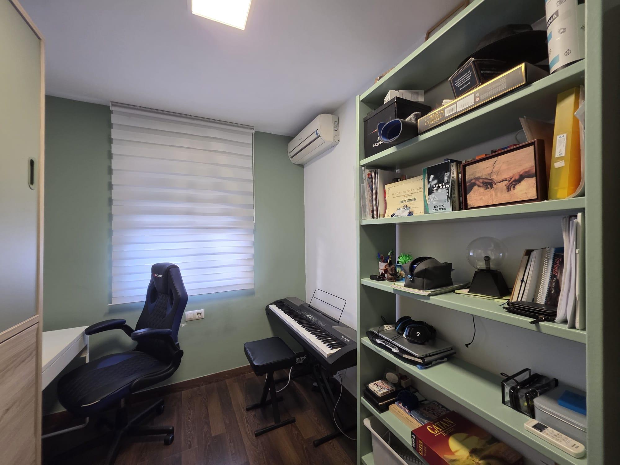 Imagen 20 Casa Adosada en venta en Chiclana De La Frontera / Situada en una zona en crecimiento bien...