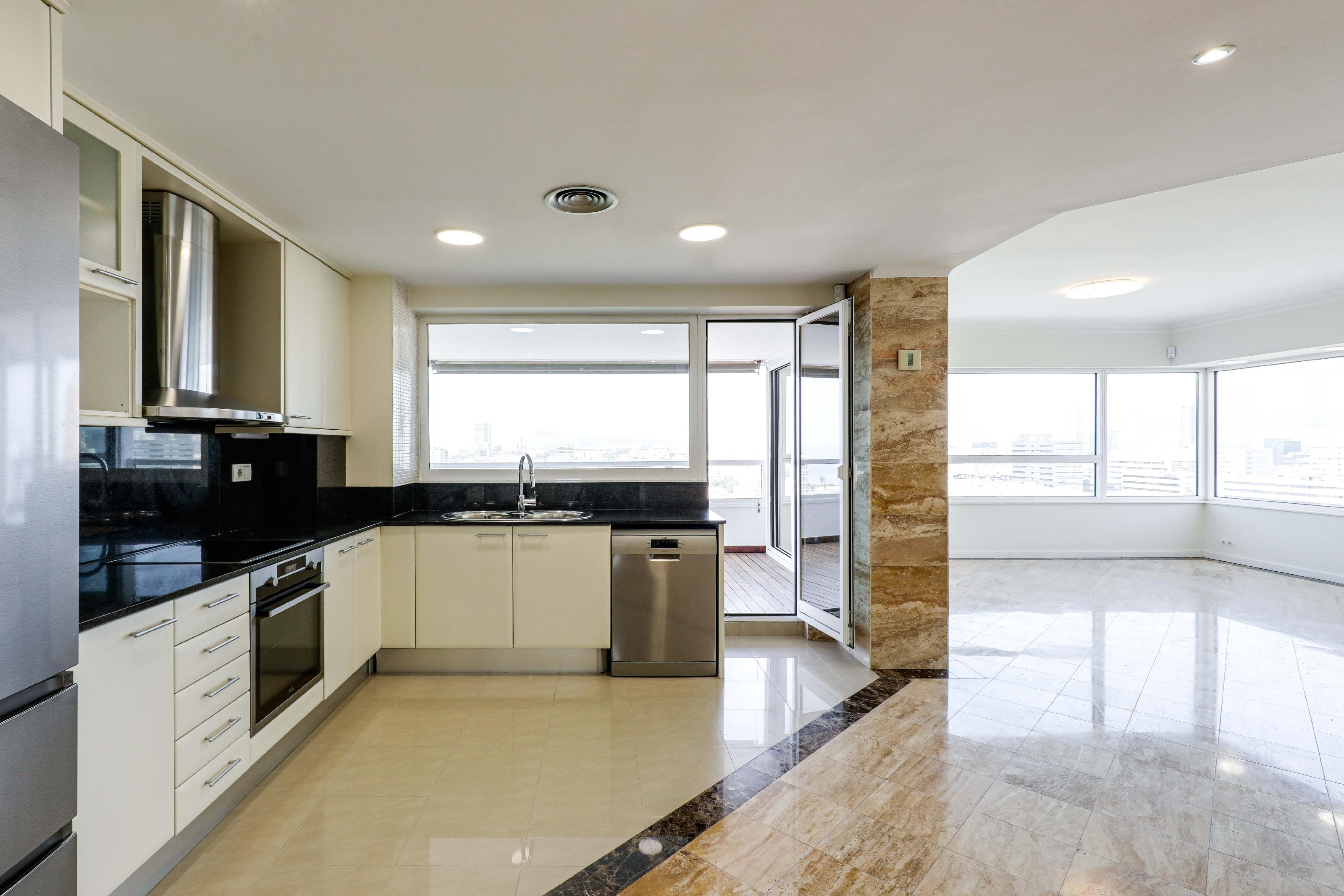 Imagen 8 Piso en venta en Barcelona / Passeig Taulat - En segunda línea de mar