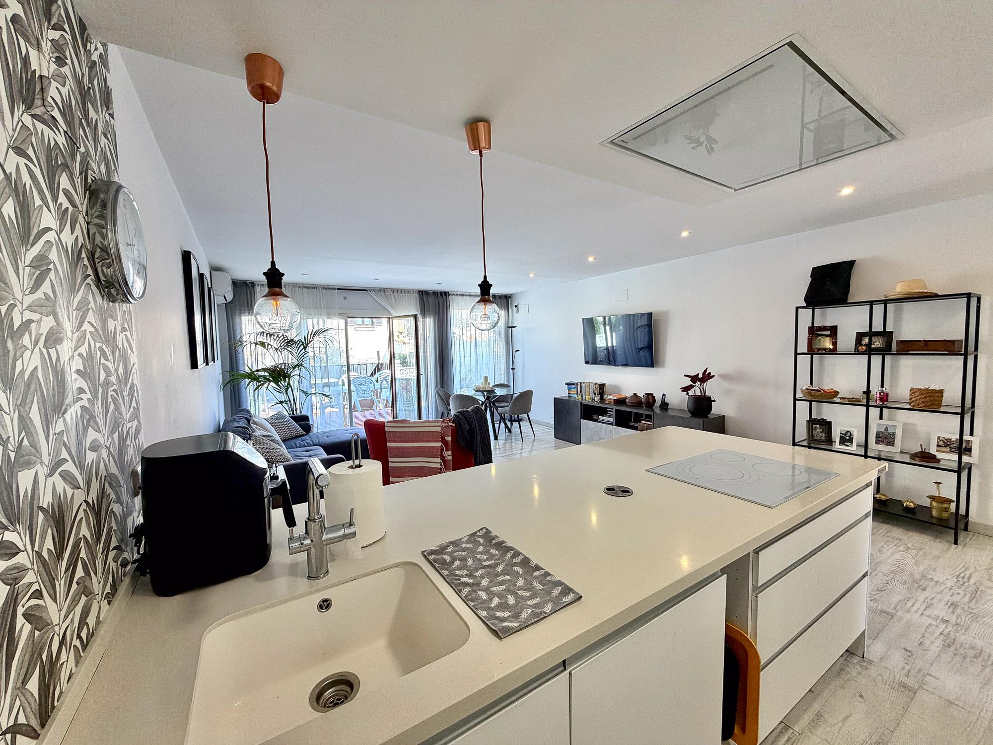 Imagen 3 Casa Adosada en venta en Santa Pola / Urbanizacion El Faro. Gran Alacant