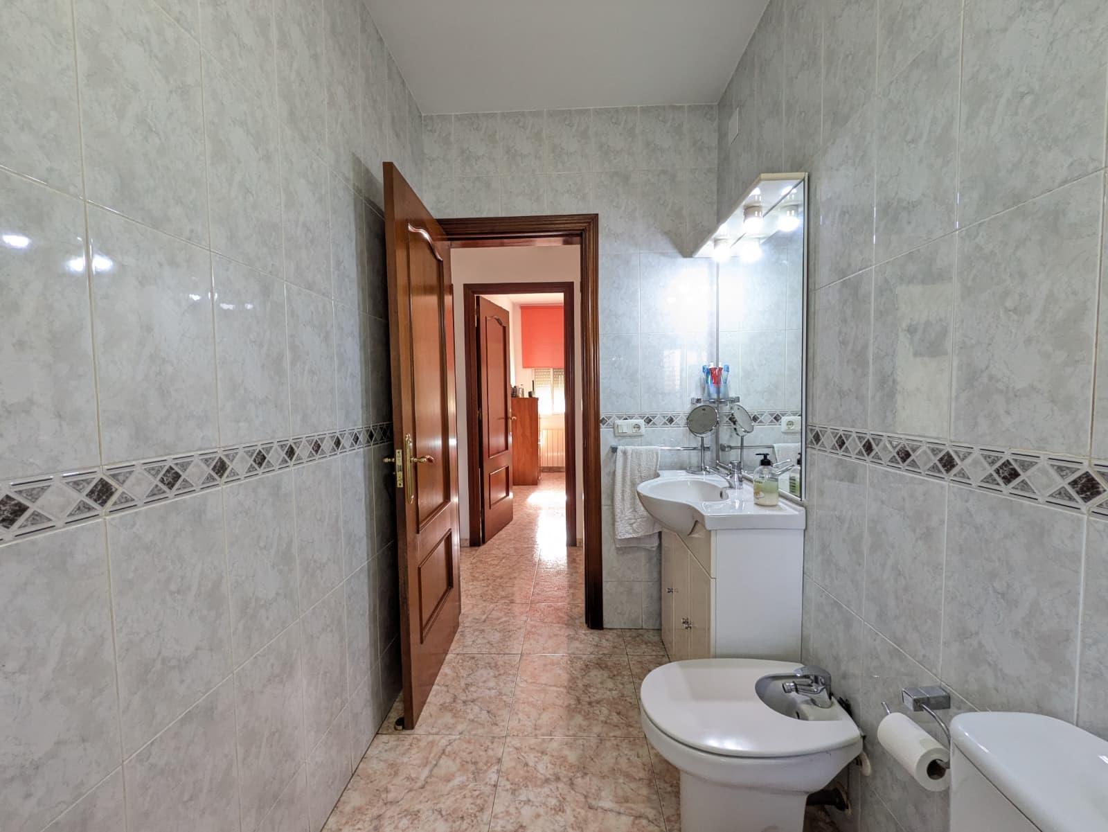 Imagen 18 Casa Aislada en venta en Bisbal Del Penedès La / Junto al centro del pueblo