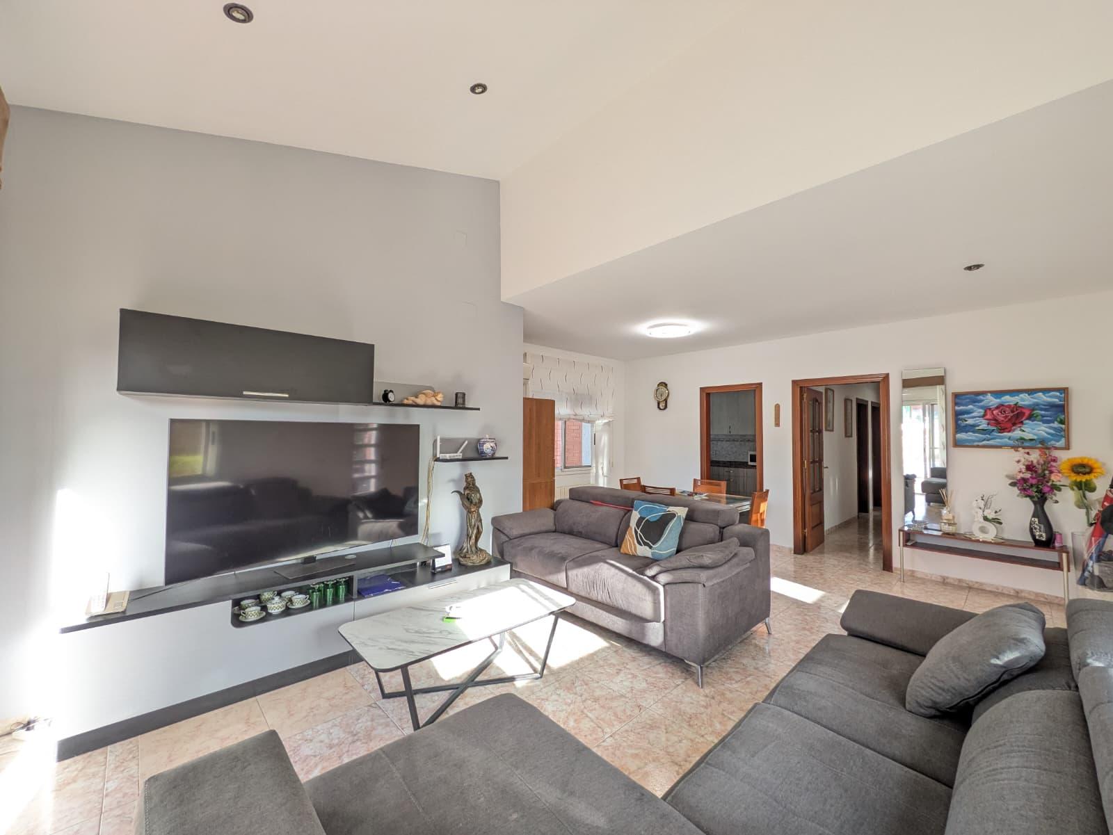 Imagen 11 Casa Aislada en venta en Bisbal Del Penedès La / Junto al centro del pueblo