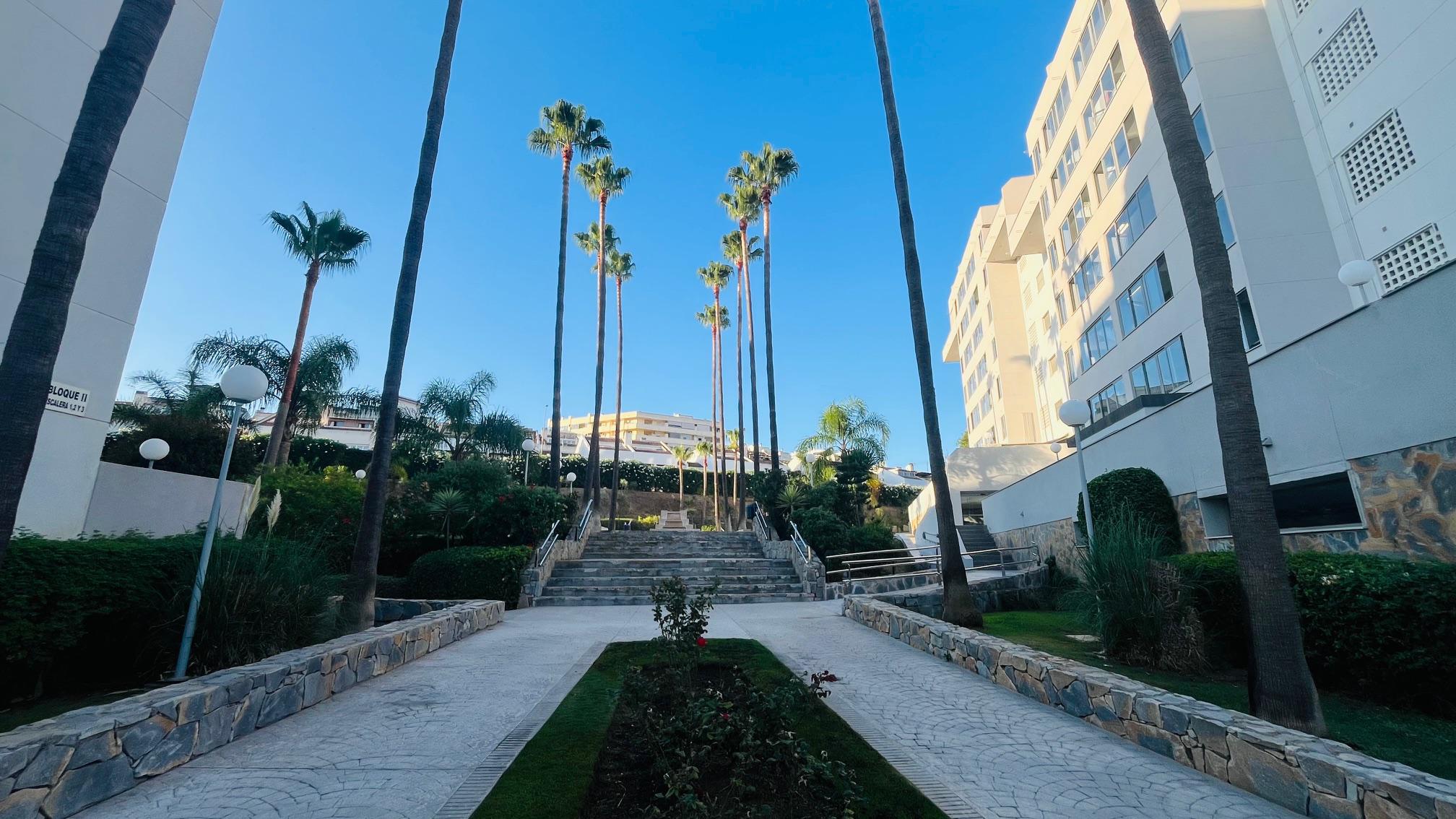 Imagen 17 Apto. Playa en venta en Fuengirola / Residencial Las Palmeras