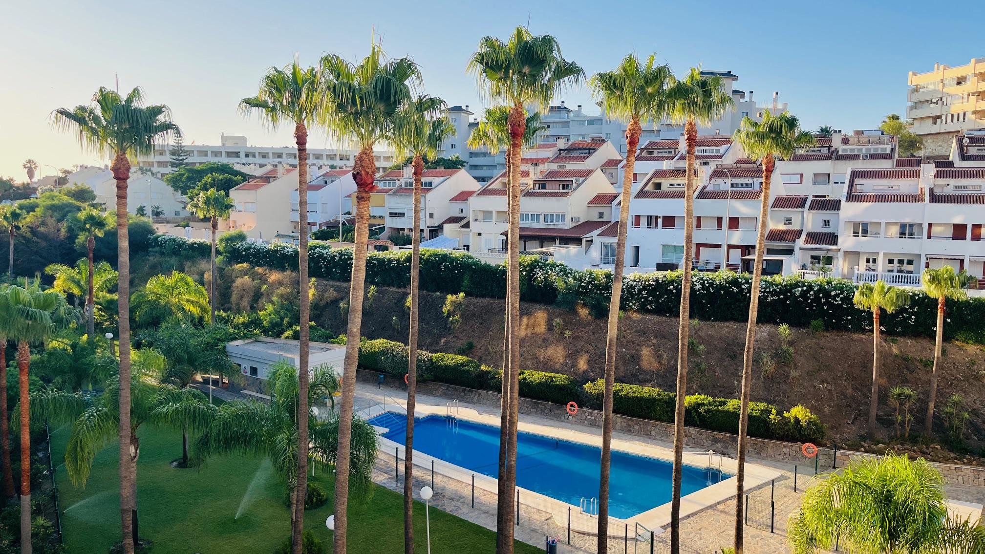 Imagen 1 Apto. Playa en venta en Fuengirola / Residencial Las Palmeras