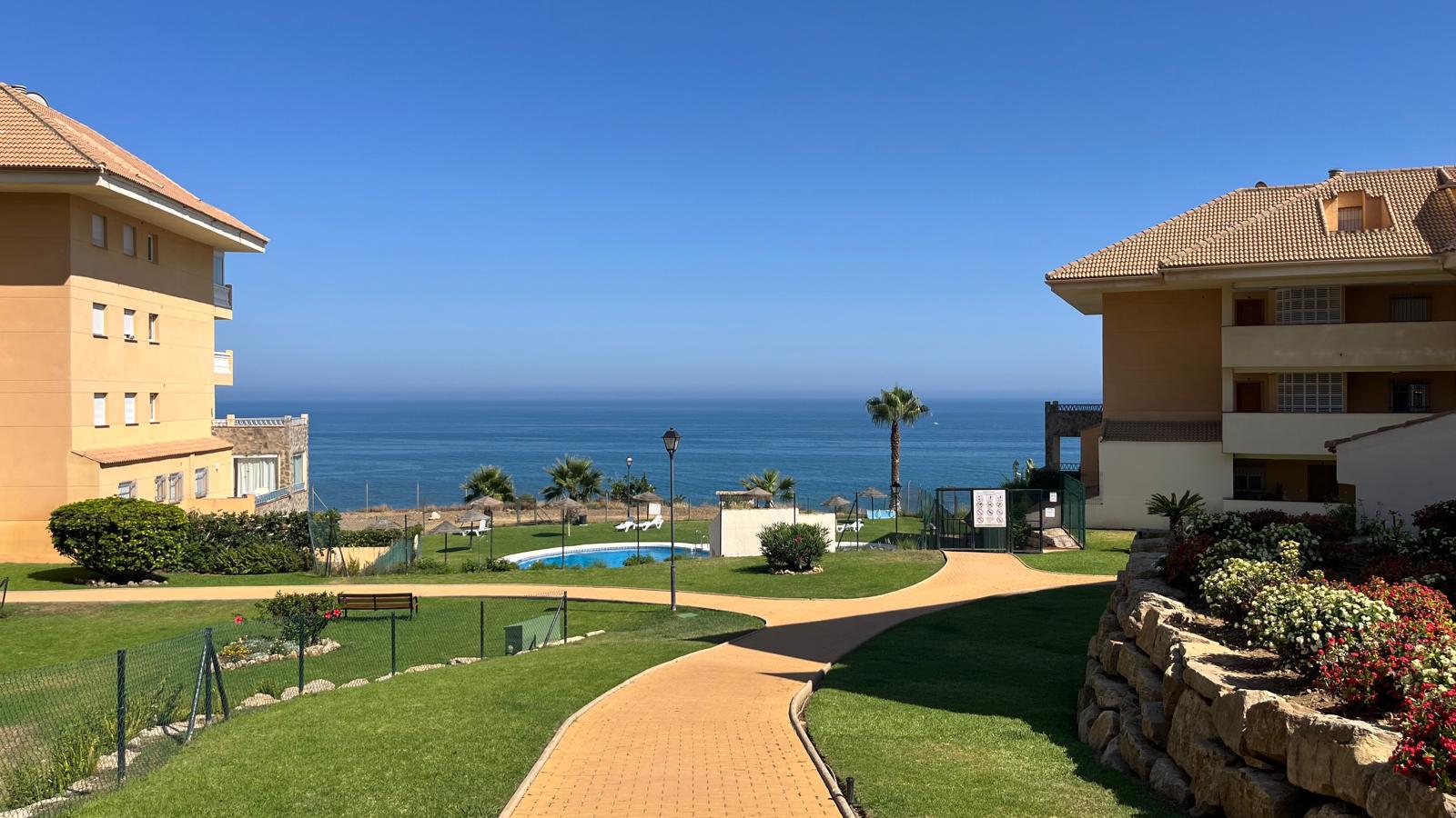 Imagen 5 Apto. Playa en venta en Fuengirola / Carvajal-Res. Don Juan