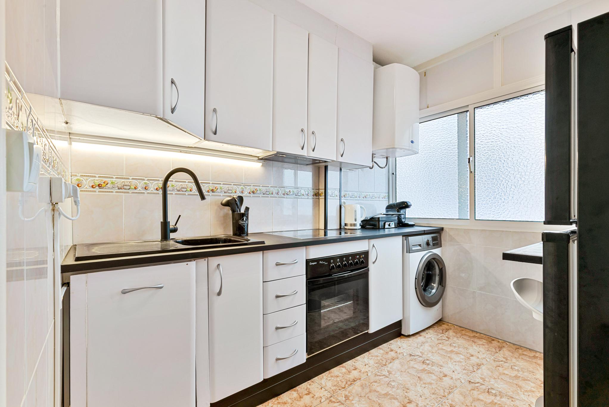 Imagen 4 Apto. Playa en venta en Fuengirola / Polideportivo Elola- 