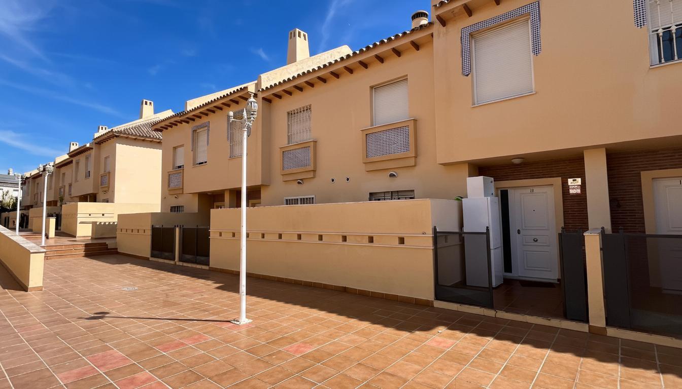 Imagen 3 Casa Adosada en venta en Mijas / Centro comercial Los Olivos de Calahonda