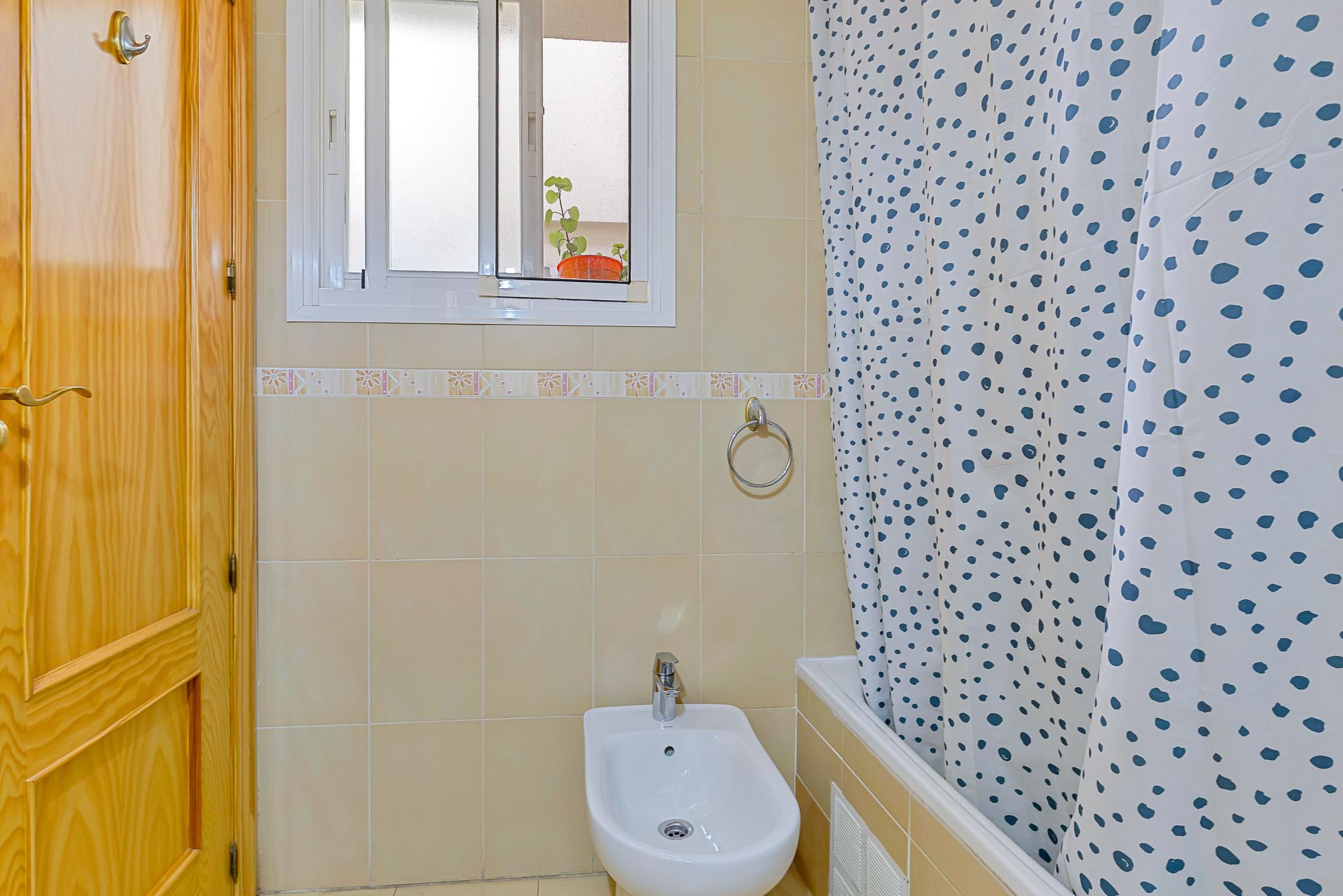 Imagen 10 Apto. Playa en venta en Fuengirola / Res. Los Tartesos - Los Pacos