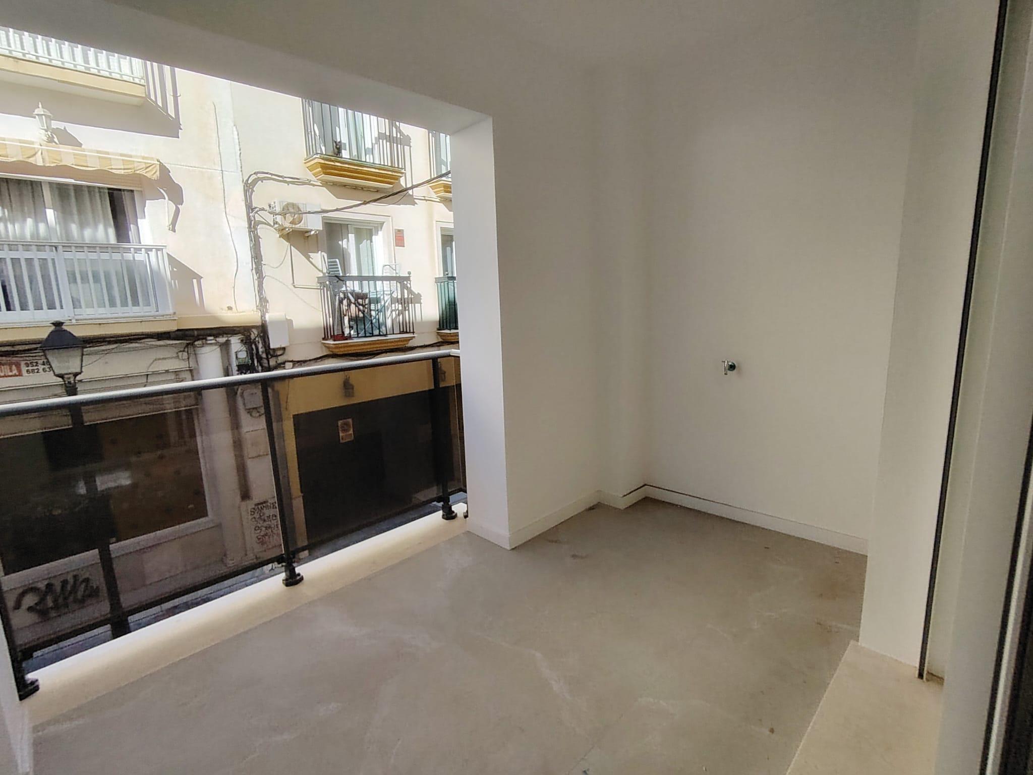 Imagen 6 Apto. Playa en venta en Fuengirola / Puerto Deportivo