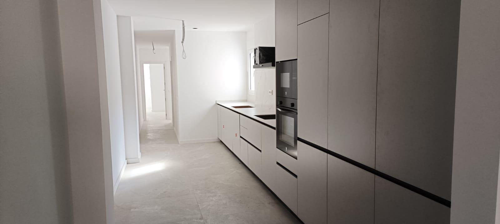 Imagen 8 Apto. Playa en venta en Fuengirola / Puerto Deportivo