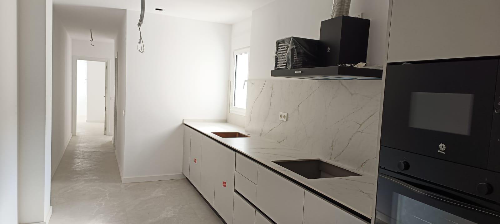 Imagen 16 Apto. Playa en venta en Fuengirola / Puerto Deportivo