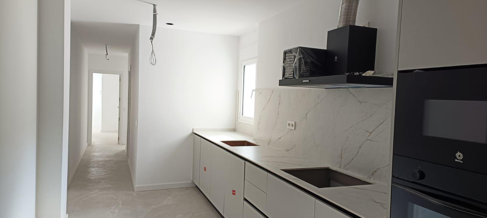 Imagen 7 Apto. Playa en venta en Fuengirola / Puerto Deportivo