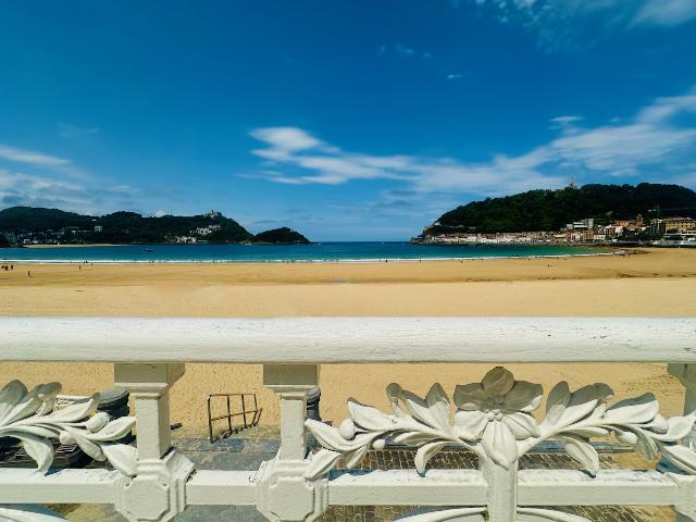 Imagen 2 Inmueble 293744 - Piso en venta en Donostia-San Sebastián / Playa de la Concha-Calle Marina-Donostia