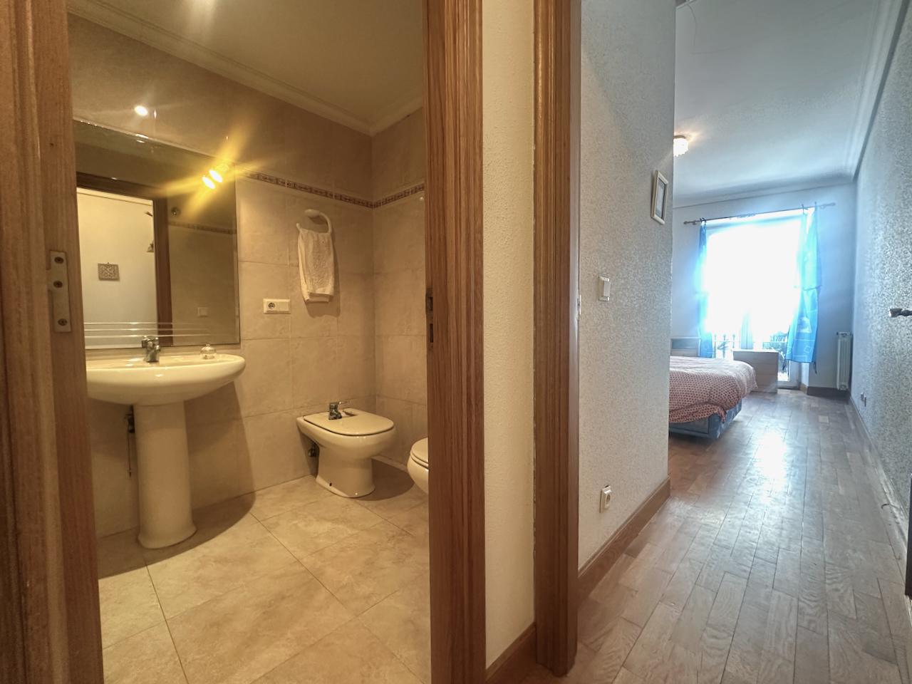 Imagen 15 Piso en venta en Donostia-San Sebastián / Playa de la Concha-Calle Marina-Donostia