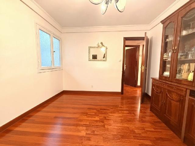 Imagen 2 Inmueble 297734 - Piso en venta en Errenteria / Calle Oiartzun-Renteria