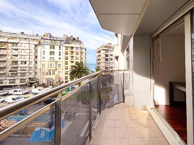 Imagen 1 Inmueble 299175 - Piso en venta en Donostia-San Sebastián / Calle Triunfo-Miraconcha- Area romantica Donostia