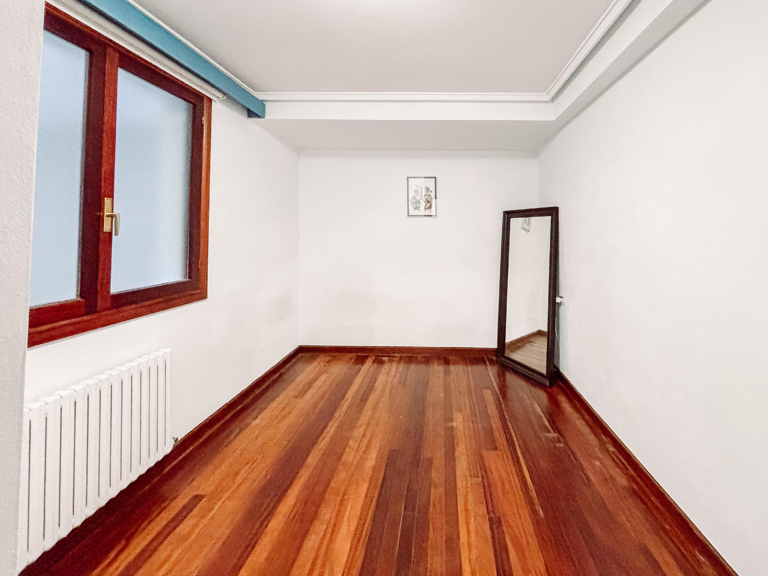 Imagen 10 Piso en venta en Donostia-San Sebastián / Calle Triunfo-Miraconcha- Area romantica Donostia