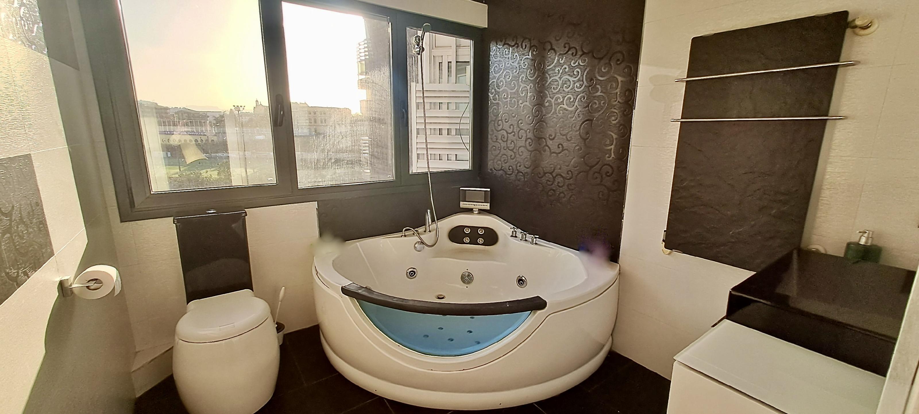 Imagen 10 Piso en venta en Donostia-San Sebastián / Serapio Mujika-Donostia