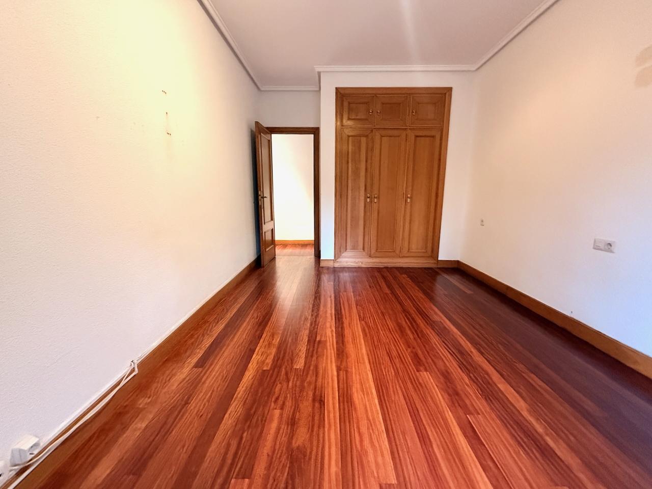 Imagen 10 Piso en venta en Donostia-San Sebastián / Pº de la Fe-Miraconcha-Donostia