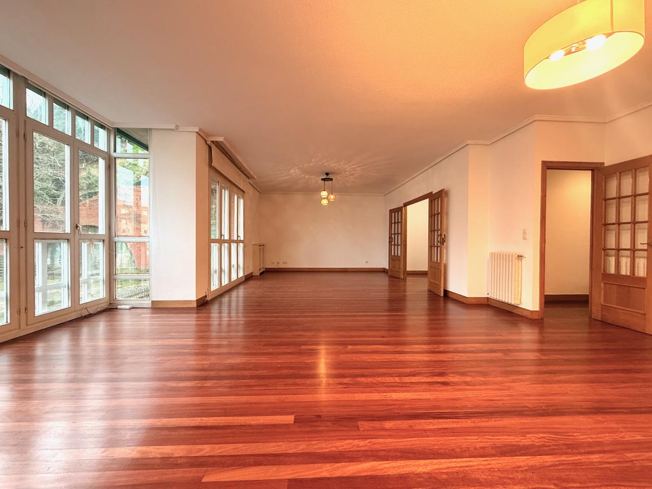 Imagen 1 Piso en venta en Donostia-San Sebastián / Pº de la Fe-Miraconcha-Donostia