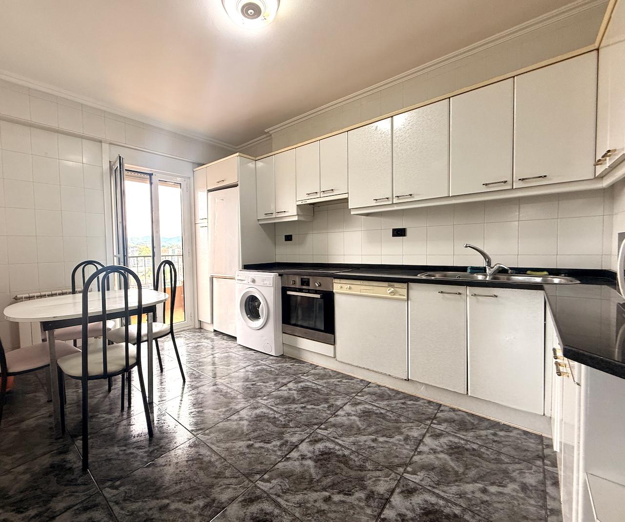 Imagen 10 Piso en venta en Donostia-San Sebastián / Juan Carlos Guerra-Bidebieta-Donostia