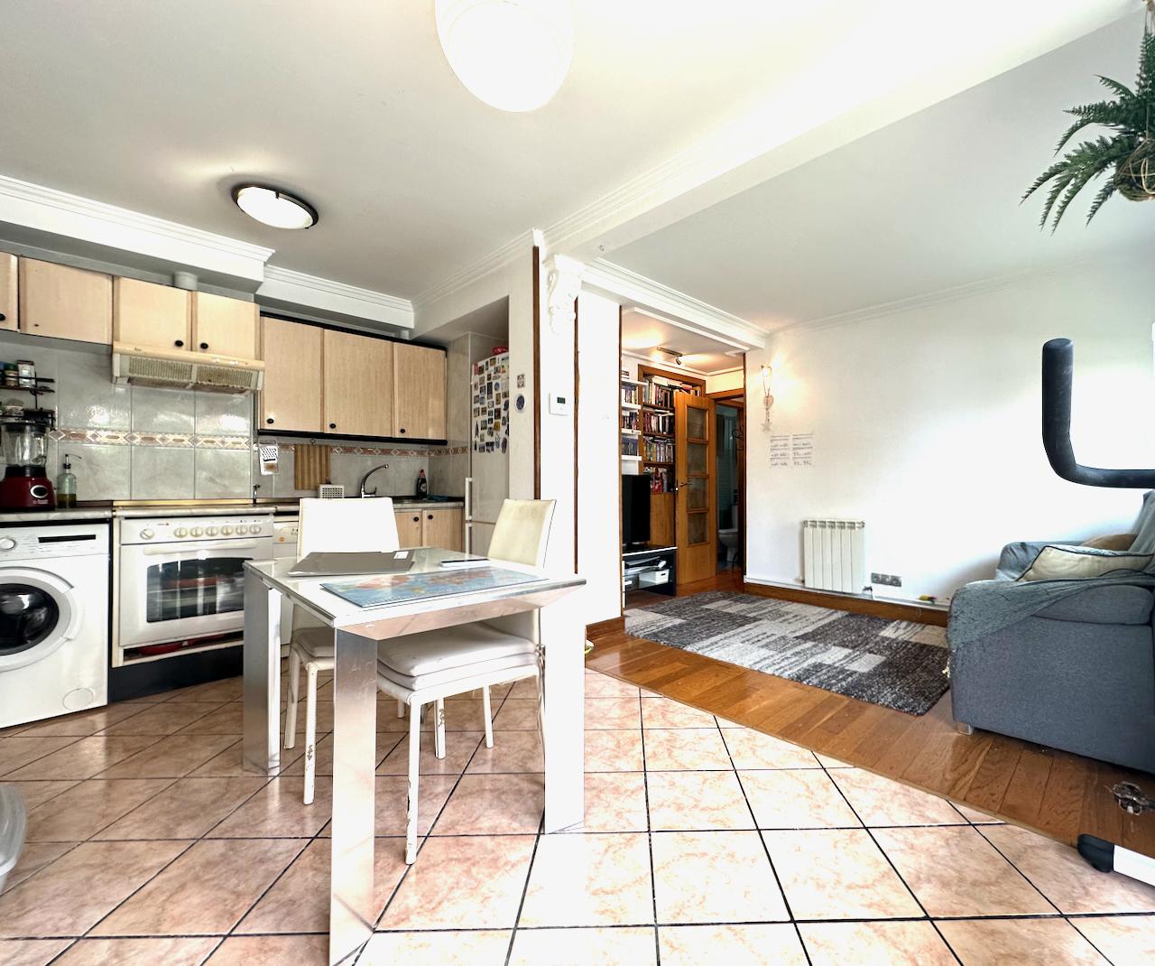 Imagen 1 Piso en venta en Donostia-San Sebastián / Calle Luises-Intxaurrondo-Donostia