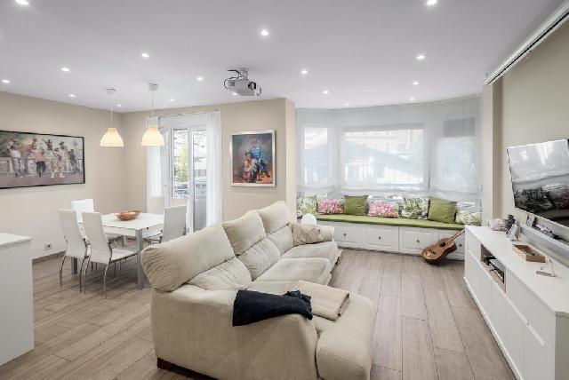 Imagen 1 Inmueble 302314 - Piso en venta en Donostia-San Sebastián / Av. de Navarra-Gros-Donostia