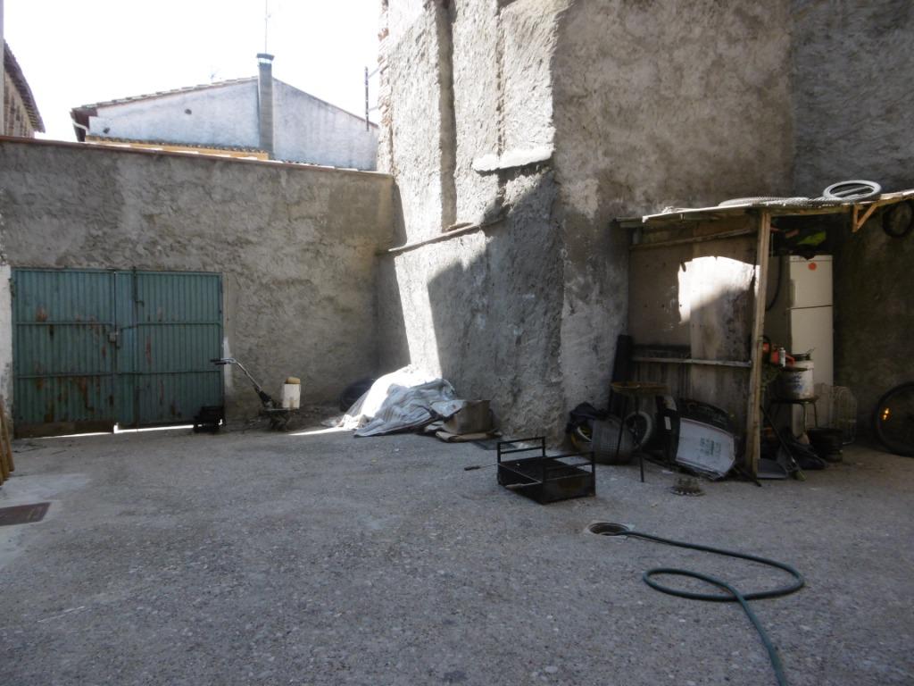 Imagen 15 Casa en venta en Albalate De Cinca / Zona de avenida principal de Albalate.