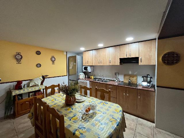 Imagen 1 Inmueble 209682 - Casa en venta en Monzón / Calle afueras, junto a la iglesia