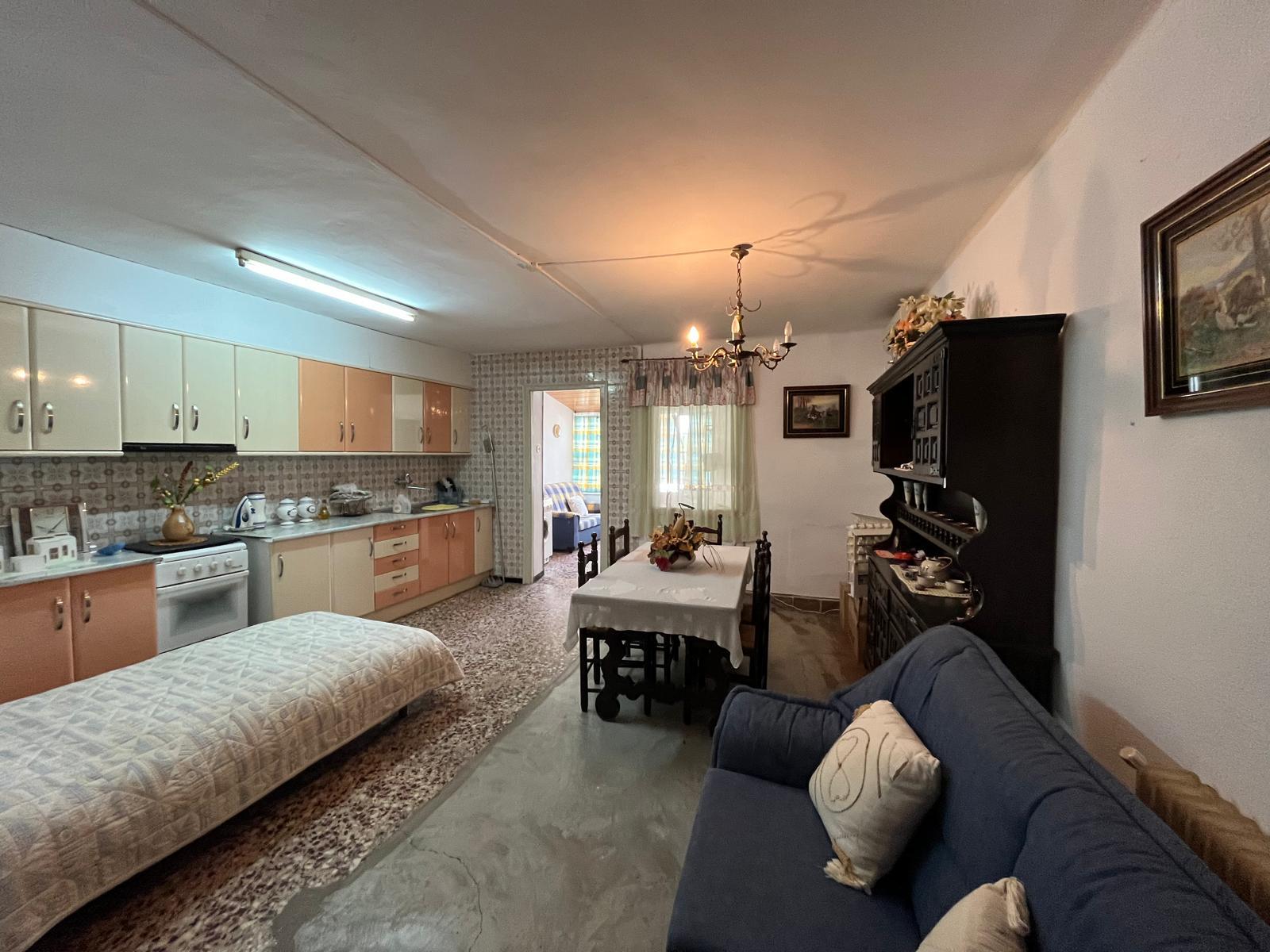 Imagen 4 Casa en venta en Monzón / Calle afueras, junto a la iglesia