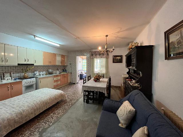 Imagen 4 Inmueble 209682 - Casa en venta en Monzón / Calle afueras, junto a la iglesia