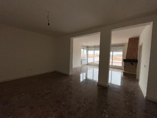 Imagen 3 Inmueble 219714 - Casa en venta en Monzón / Calle júcar, zona los olivos