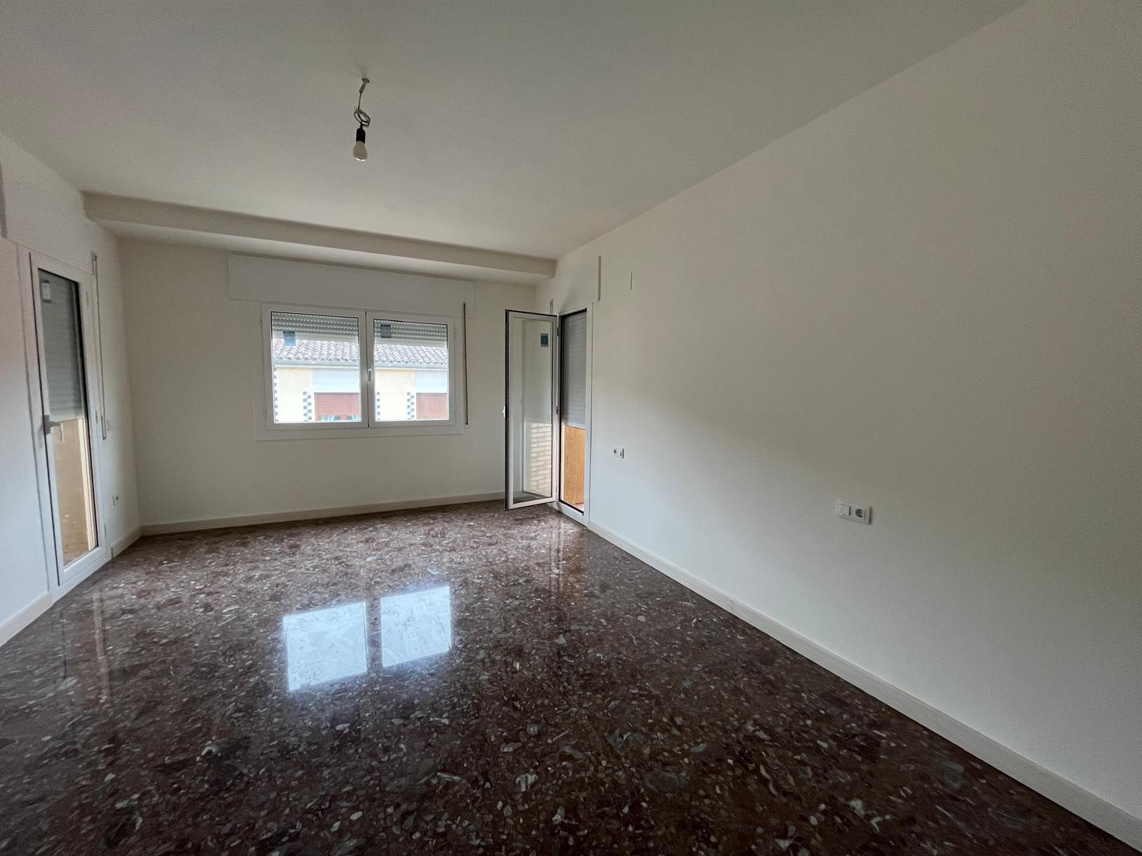 Imagen 7 Casa en venta en Monzón / Calle júcar, zona los olivos