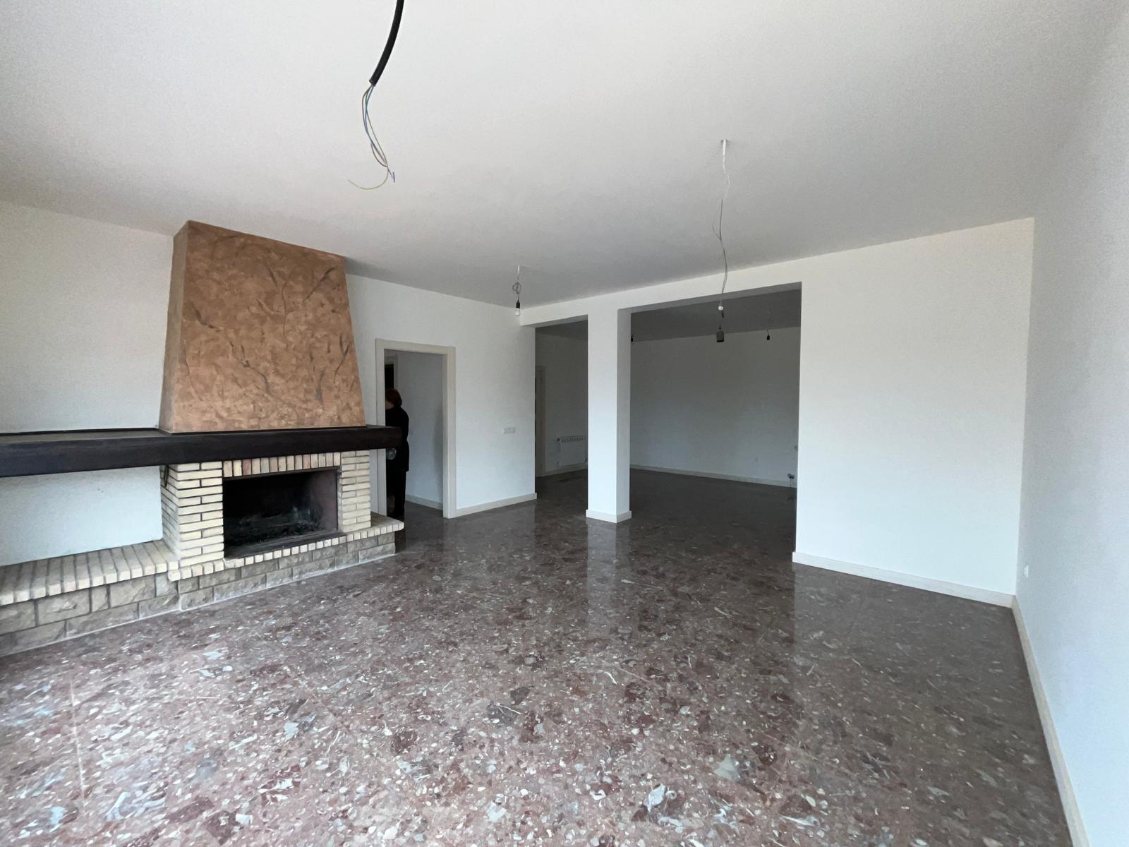 Imagen 4 Casa en venta en Monzón / Calle júcar, zona los olivos