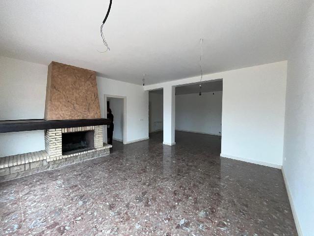 Imagen 4 Inmueble 219714 - Casa en venta en Monzón / Calle júcar, zona los olivos