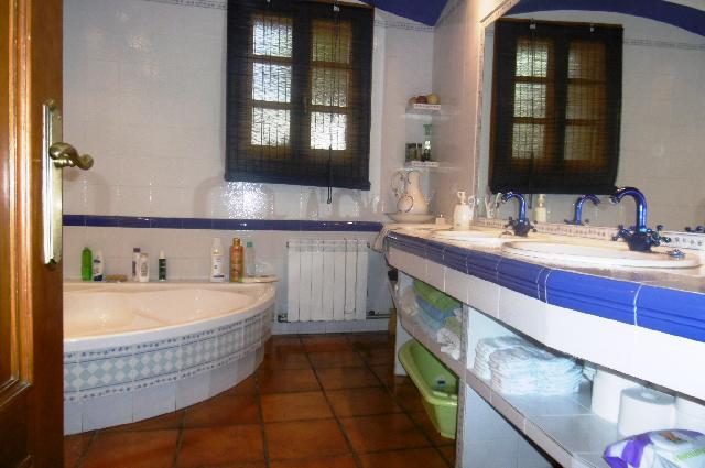 Imagen 16 Inmueble 240000 - Casa en venta en Fonz / Zona a las afueras de Cofita.