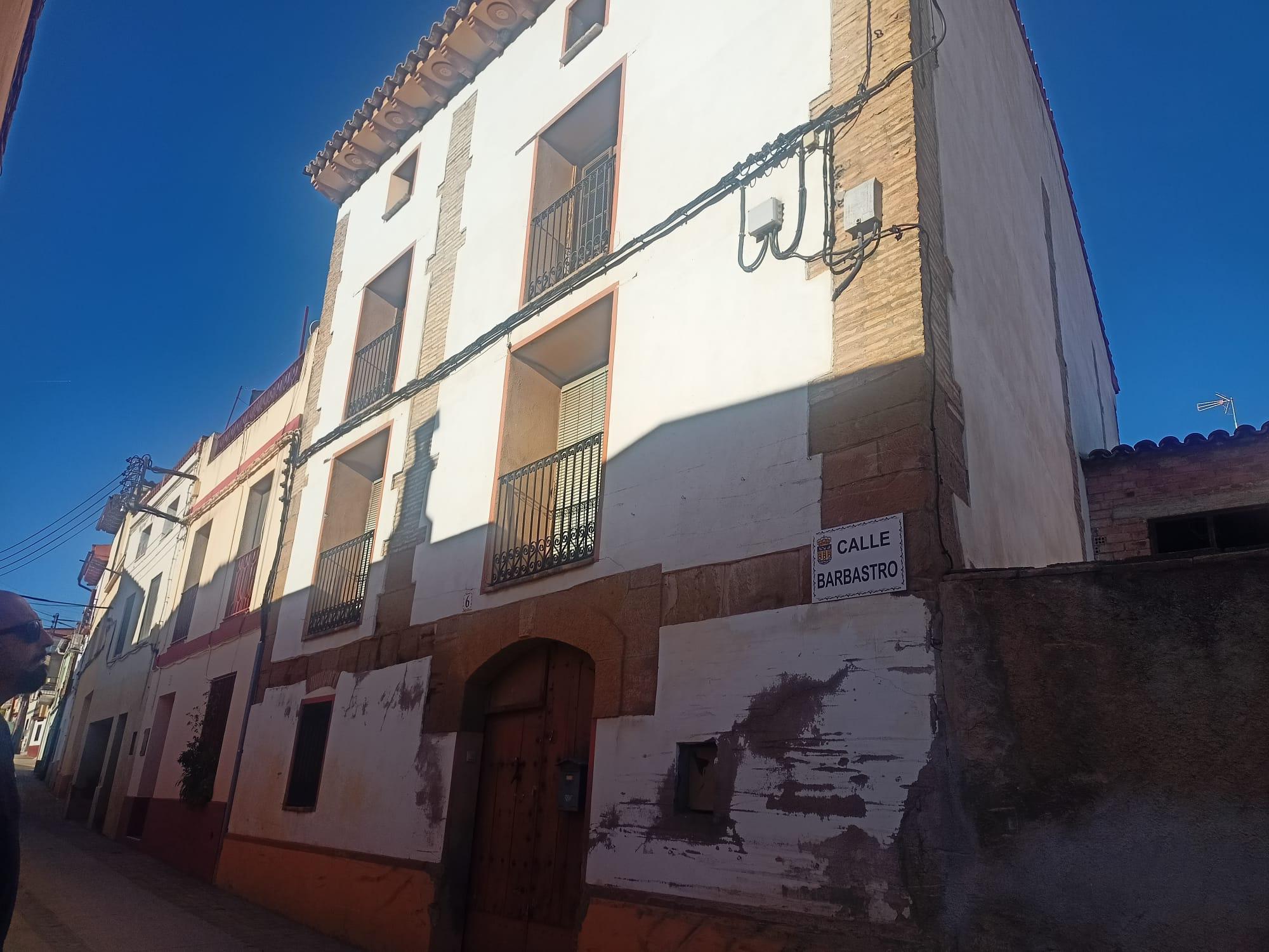 Imagen 1 Casa en venta en San Miguel Del Cinca / Zona residencial de entrada a Pomar de Cinca