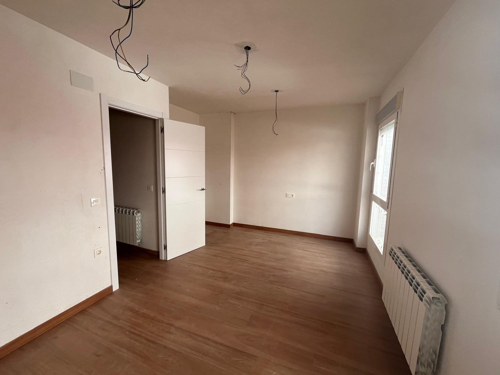 Imagen 5 Casa en venta en Monzón / Calle Sosa, centro de la población