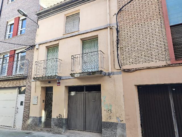 Imagen 1 Inmueble 296157 - Casa en venta en Monzón / Calle Sosa, centro de la población