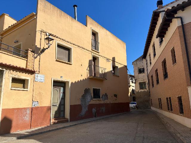 Imagen 1 Inmueble 296957 - Casa en venta en Monzón / Calle medio, centro de la población